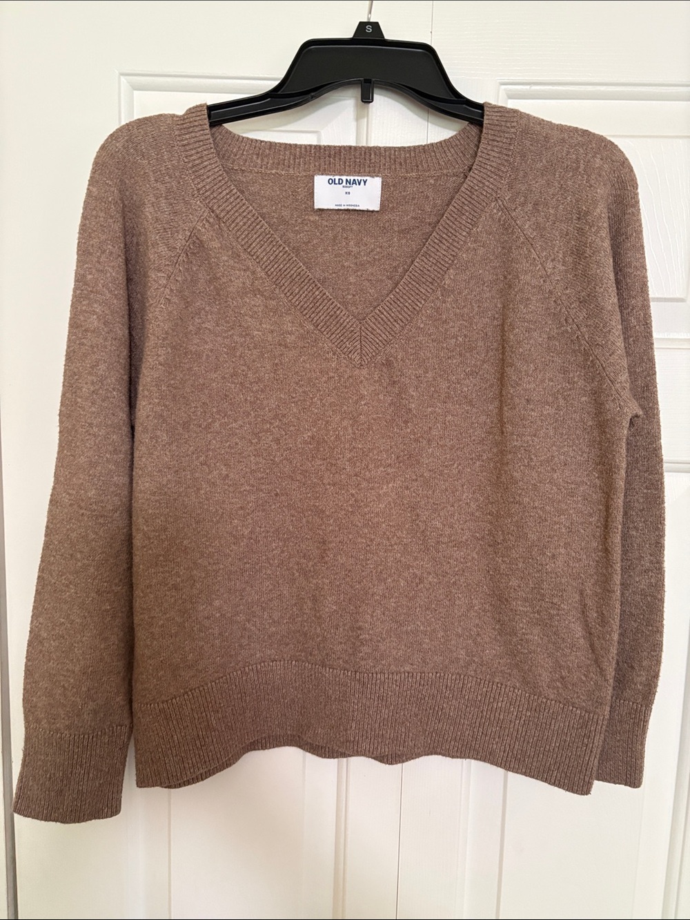 Old Navy Women's V-Neck Pullover Sweater - Taupe Brown
